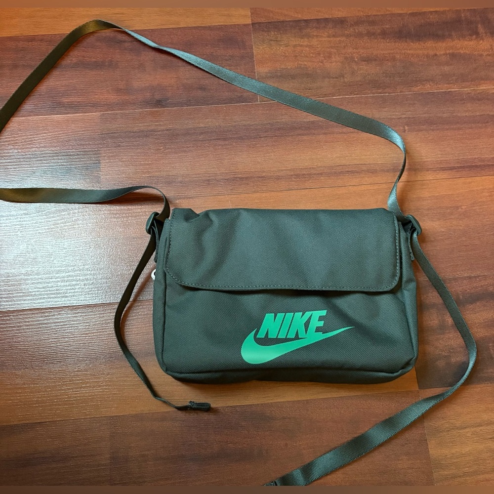Nike Green crossbody with Adjustable Strap